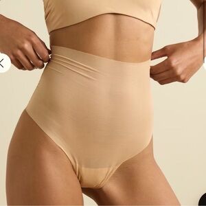 NWT Frederick's of Hollywood Shaping High Rise Thong
Panty Nude